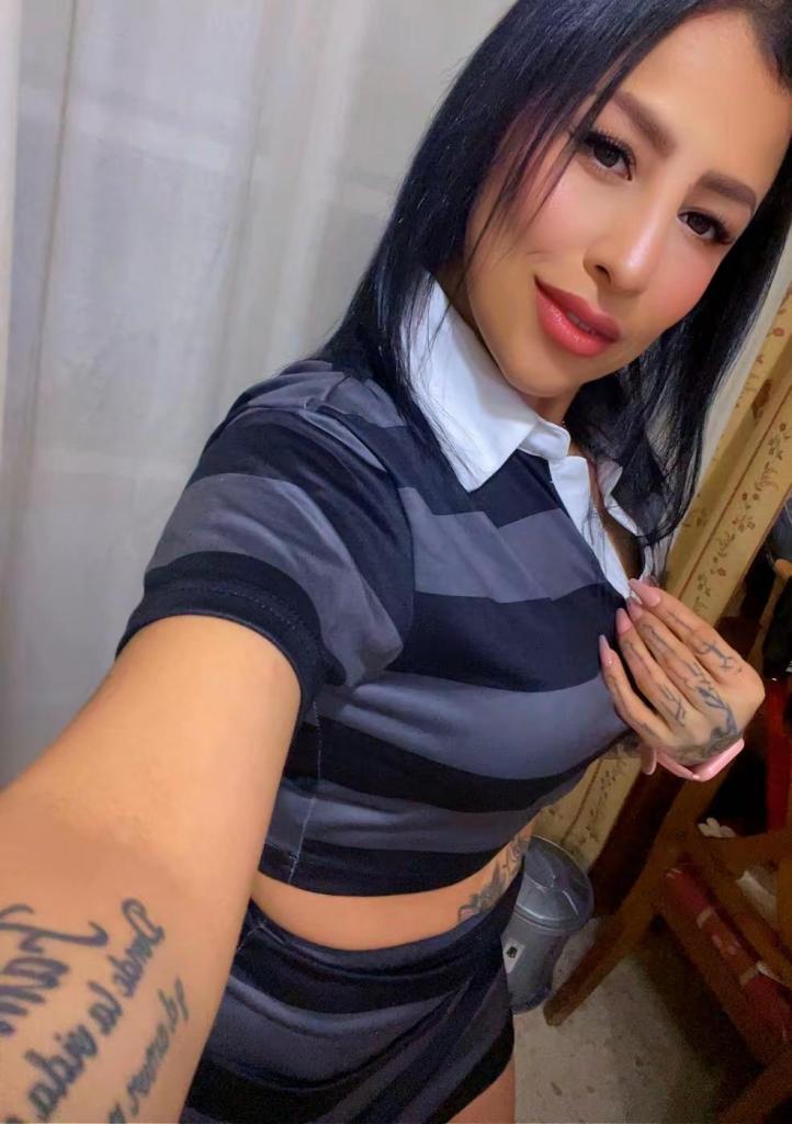 642685775: Chica busca chico en Cádiz