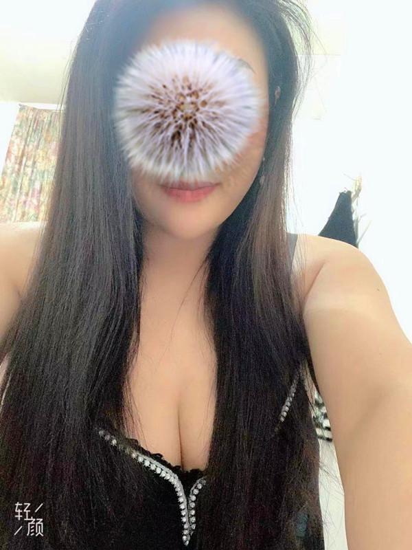 611841371: Chica busca chico en Barcelona