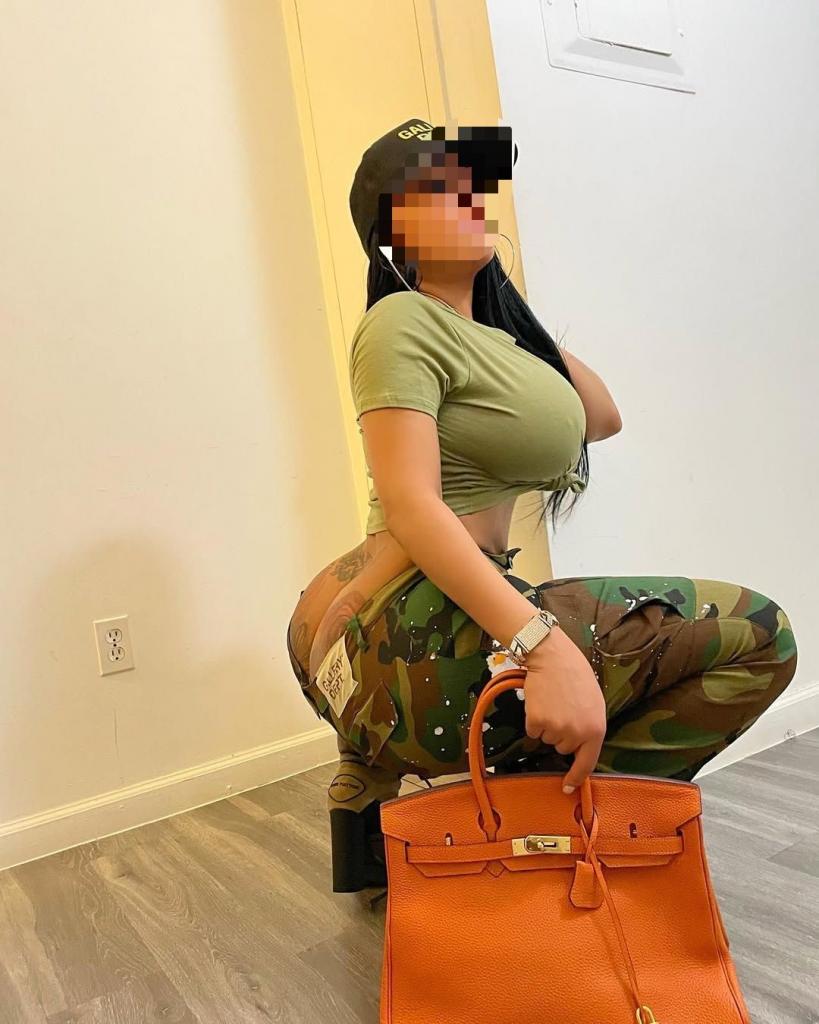 624551430: Chica busca chico en Sevilla