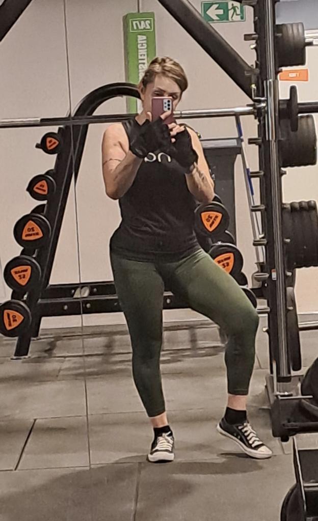 645246802: Chica busca chico en Málaga