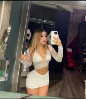 667425951: Chica busca chico en Barcelona