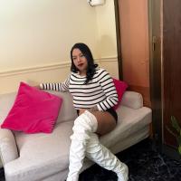 647781551: Chica busca chico en Barcelona