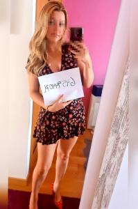 645944071: Chica busca chico en La Coruña