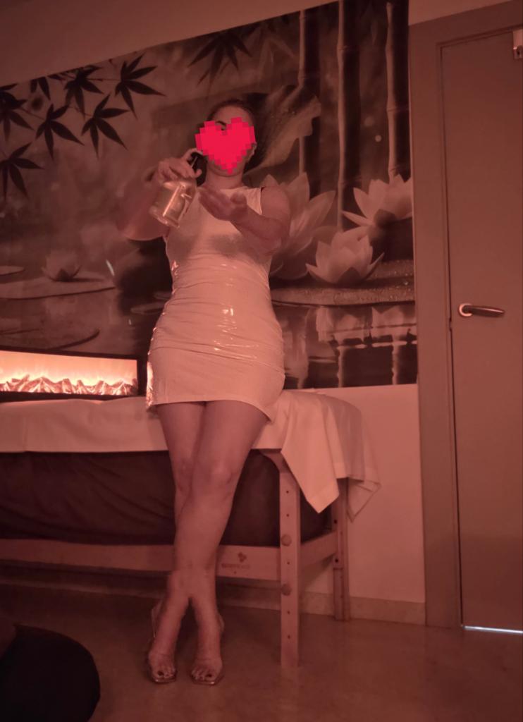 602556595: Chica busca chico en Sevilla