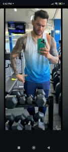 695317378: Chico busca chica en Barcelona