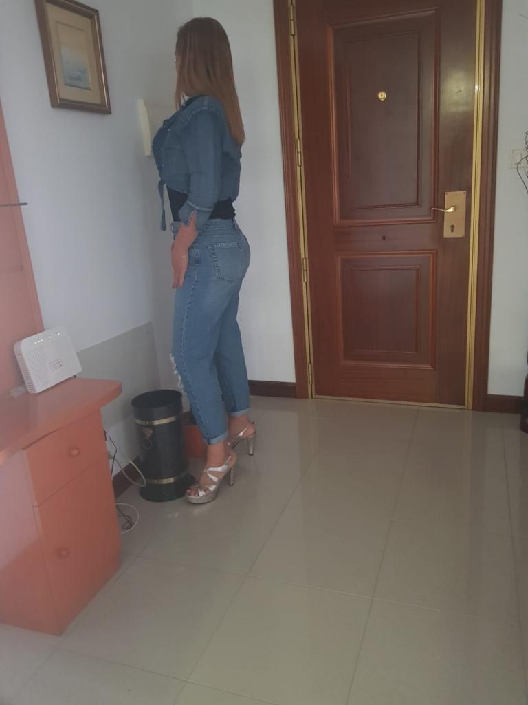 641941735: Chica busca chico en Ibiza