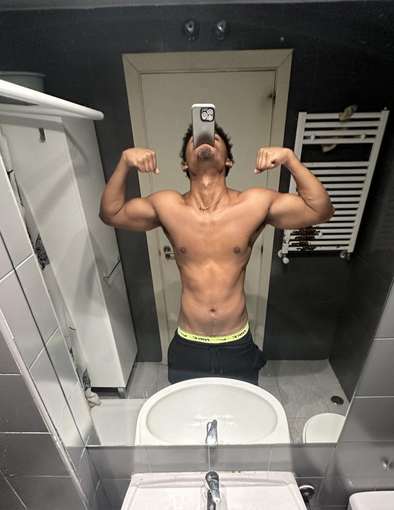 647939467: Chico busca chica en Madrid