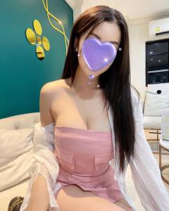 623232601: Chica busca chico en Barcelona