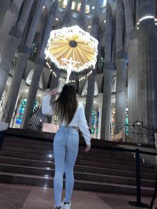 607192497: Chica busca chico en Madrid