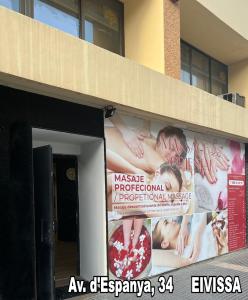 688003186: Chica busca chico en Ibiza