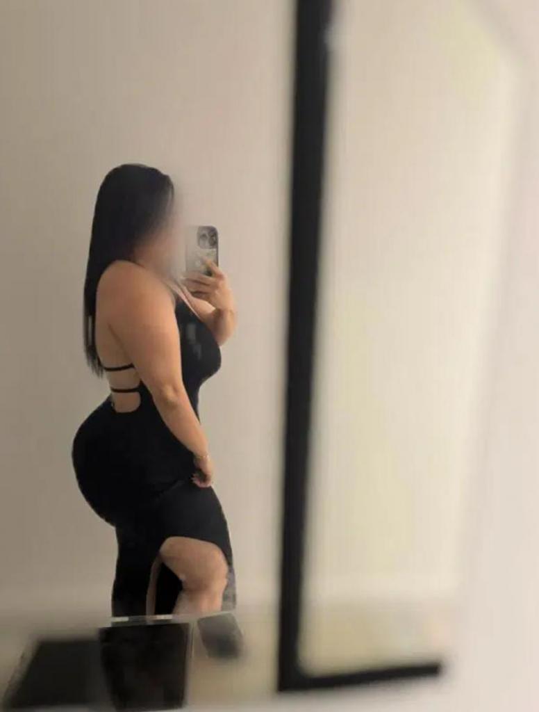 632942172: Chica busca chico en Barcelona