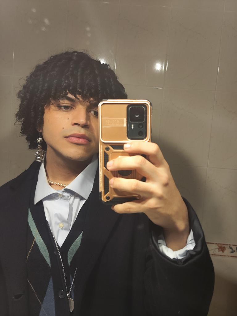 642404389: Chica busca chico en Cádiz