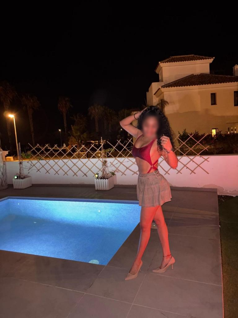 641468227: Chica busca chico en Barcelona