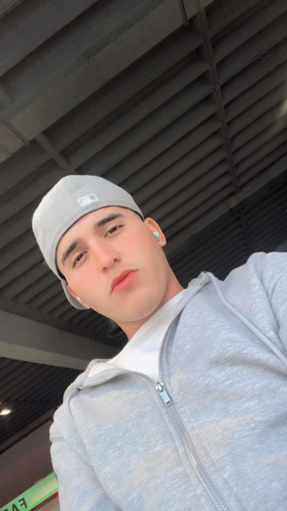 624844283: Chico busca chica en Cádiz