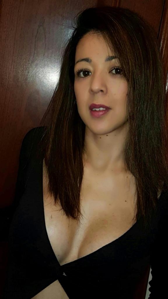 672958127: Chica busca chico en Alicante