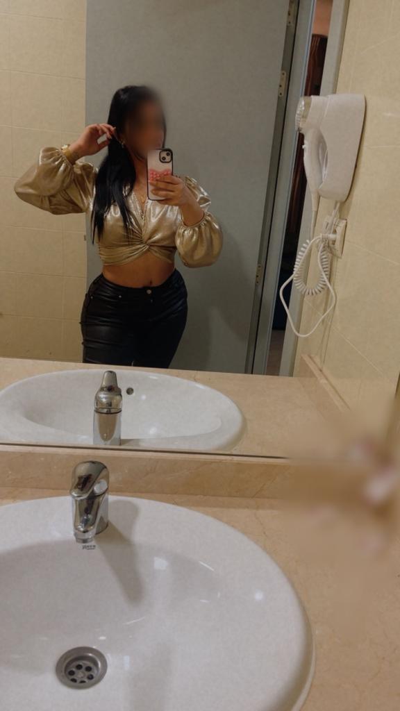 641035372: Chica busca chico en Sevilla