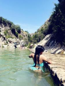 647053081: Chica busca chico en Sevilla