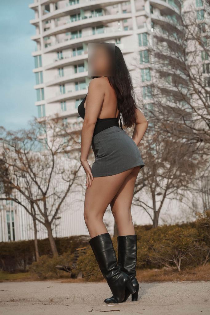 631501345: Chica busca chico en Valencia