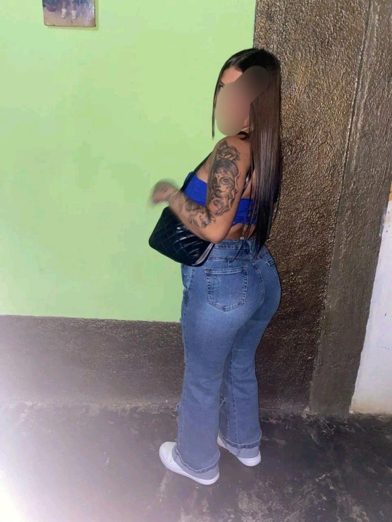 632935408: Chica busca chico en Málaga