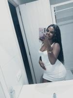 661120993: Chica busca chico en Barcelona