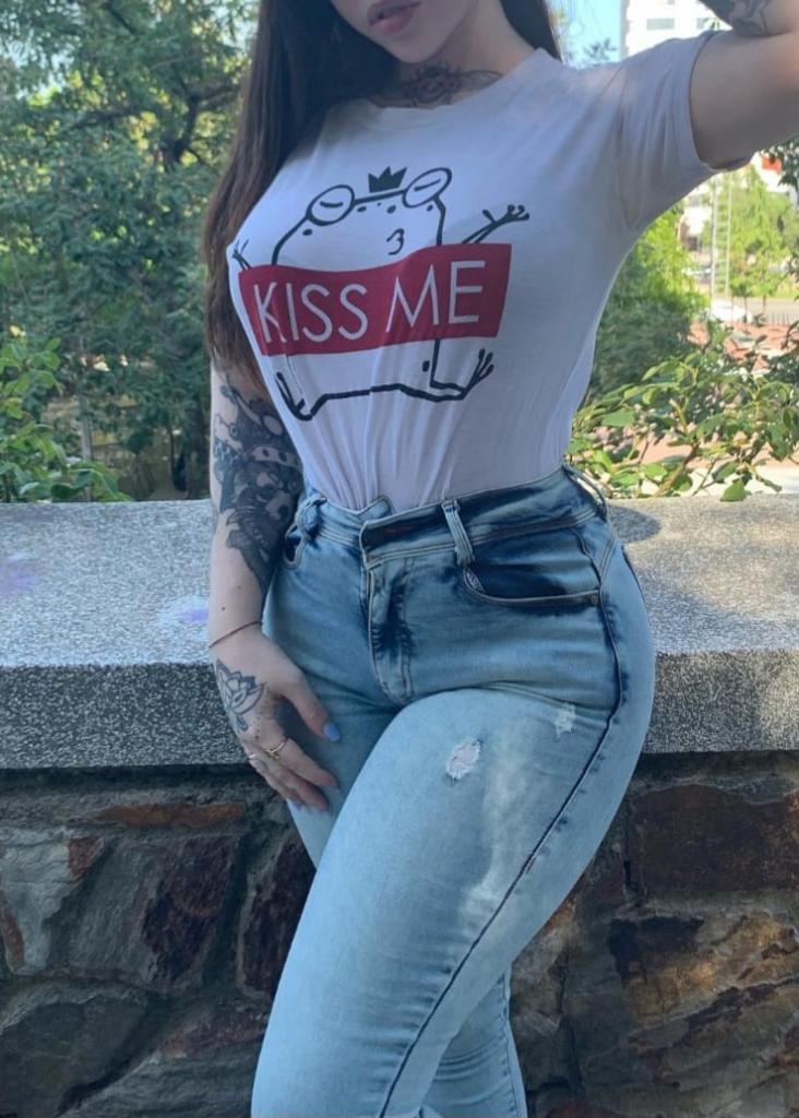 614438827: Chica busca chico en Gerona