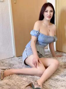 624744945: Chica busca chico en Valencia