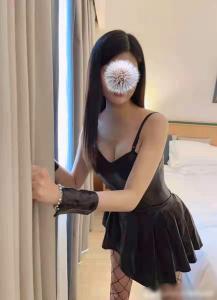 611841371: Chica busca chico en Barcelona