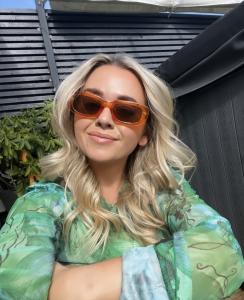 643873037: Chica busca chico en Málaga