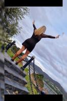 645944071: Chica busca chico en La Coruña