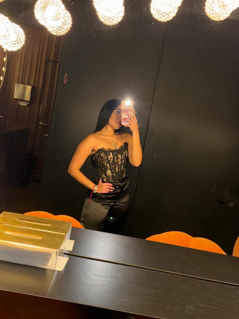 Chica busca chico en Málaga: Chica busca chico