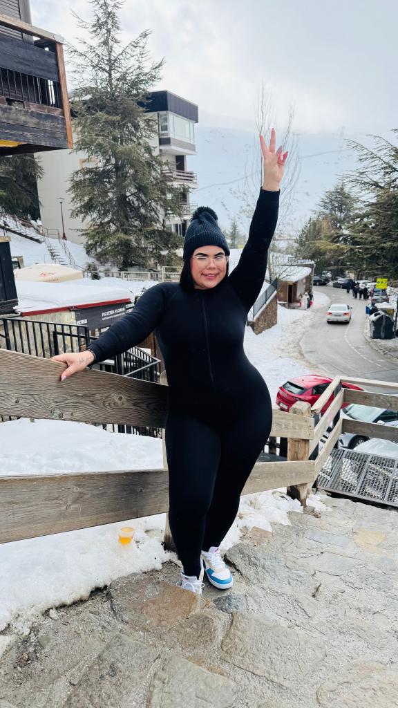 697752729: Chica busca chico en Madrid