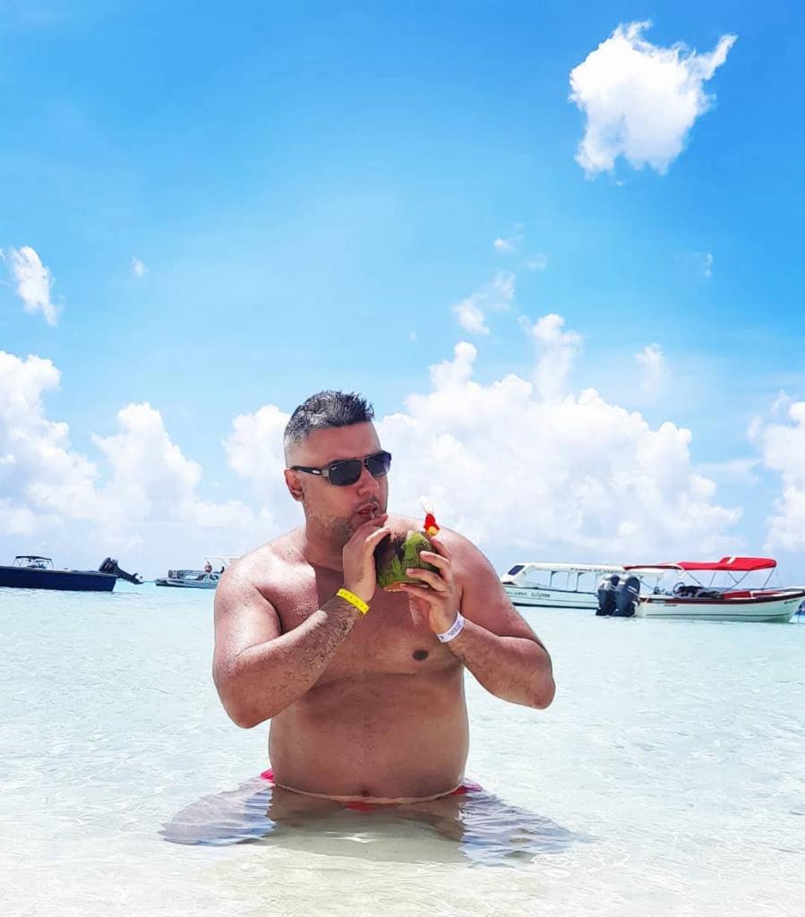 673844336: Chico busca chica en Murcia