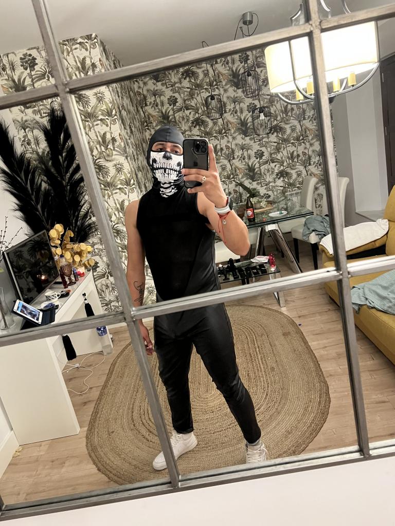 Chico busca chica en Granada: 