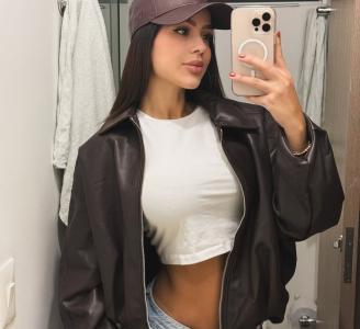 647206944: Chica busca chico en Málaga