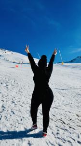 697752729: Chica busca chico en Madrid