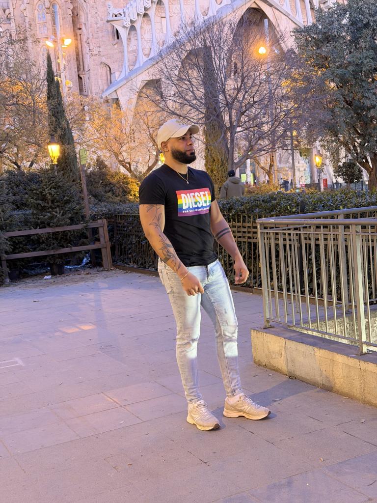 602502334: Chico busca chica en La Coruña