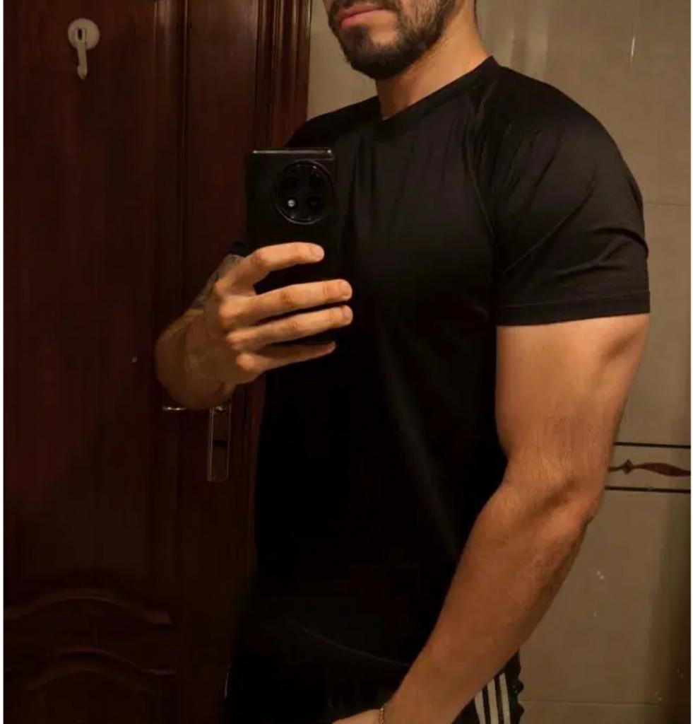 Chico busca chica en Sevilla: 