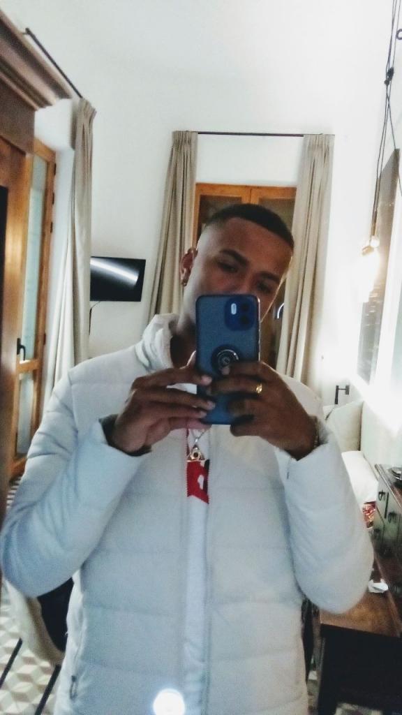 641884530: Chico busca chica en Alicante