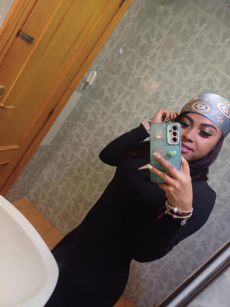 642235127: Chica busca chico en Valencia