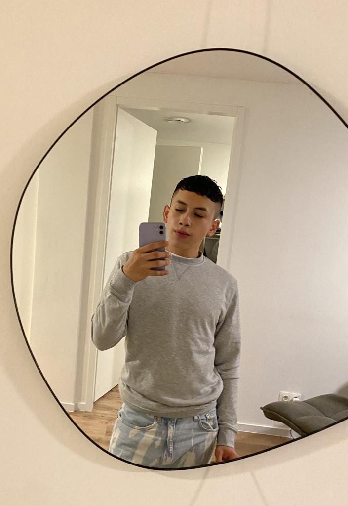 691643244: Chico busca chica en Valencia