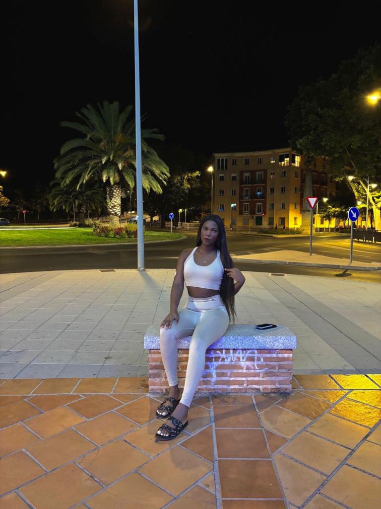 687304703: Transexual en La Rioja