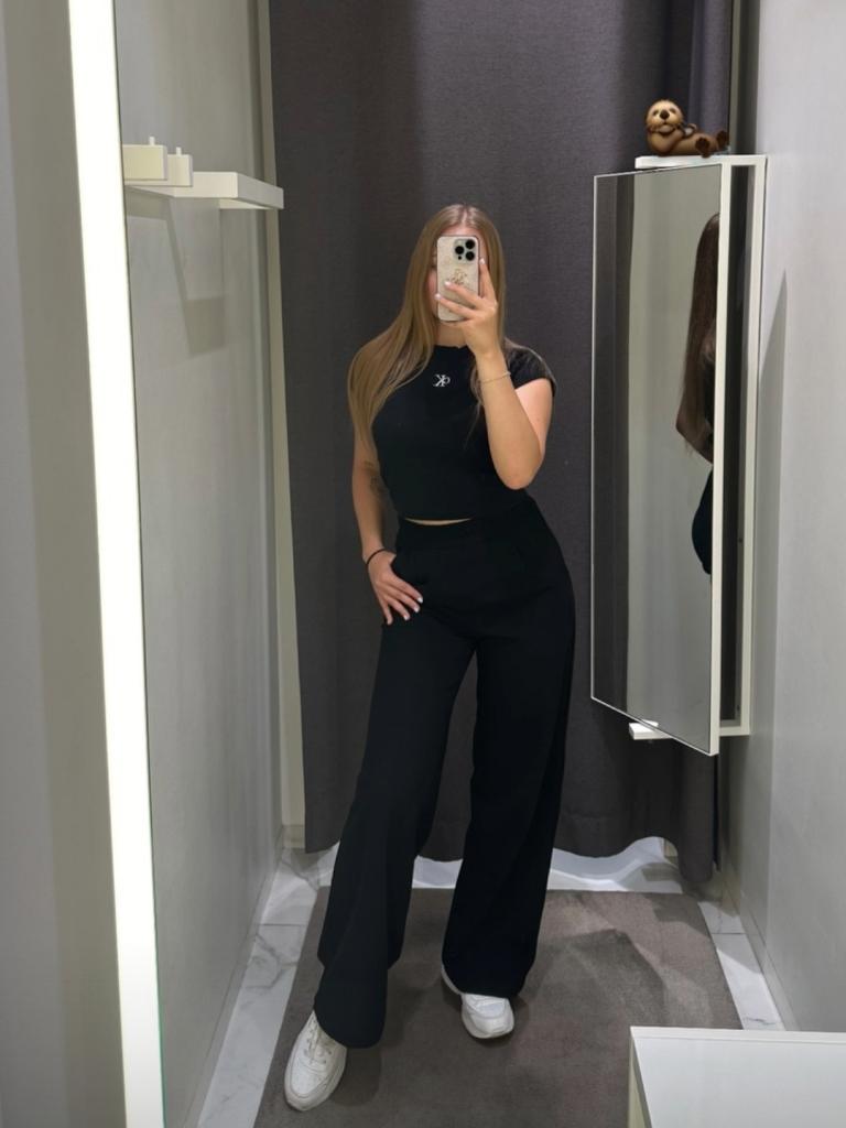 672954764: Chica busca chico en Gerona