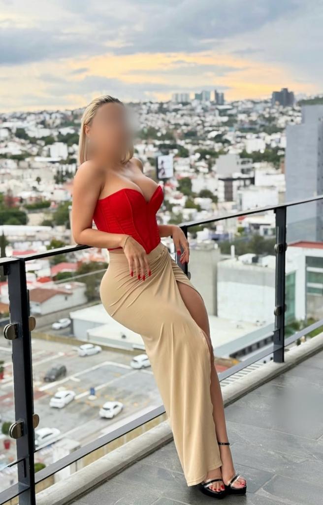 607365627: Chica busca chico en Sevilla