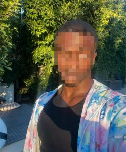 631834856: Chico busca chica en Barcelona