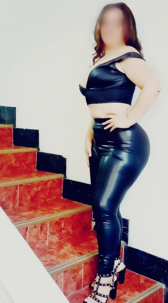 643053704: Chica busca chico en Orense