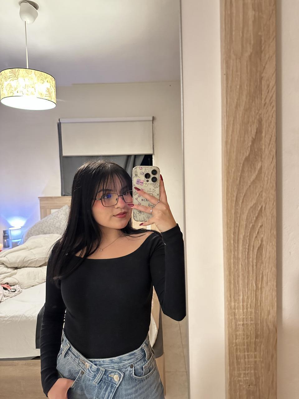 613816867: Chica busca chico en Sevilla