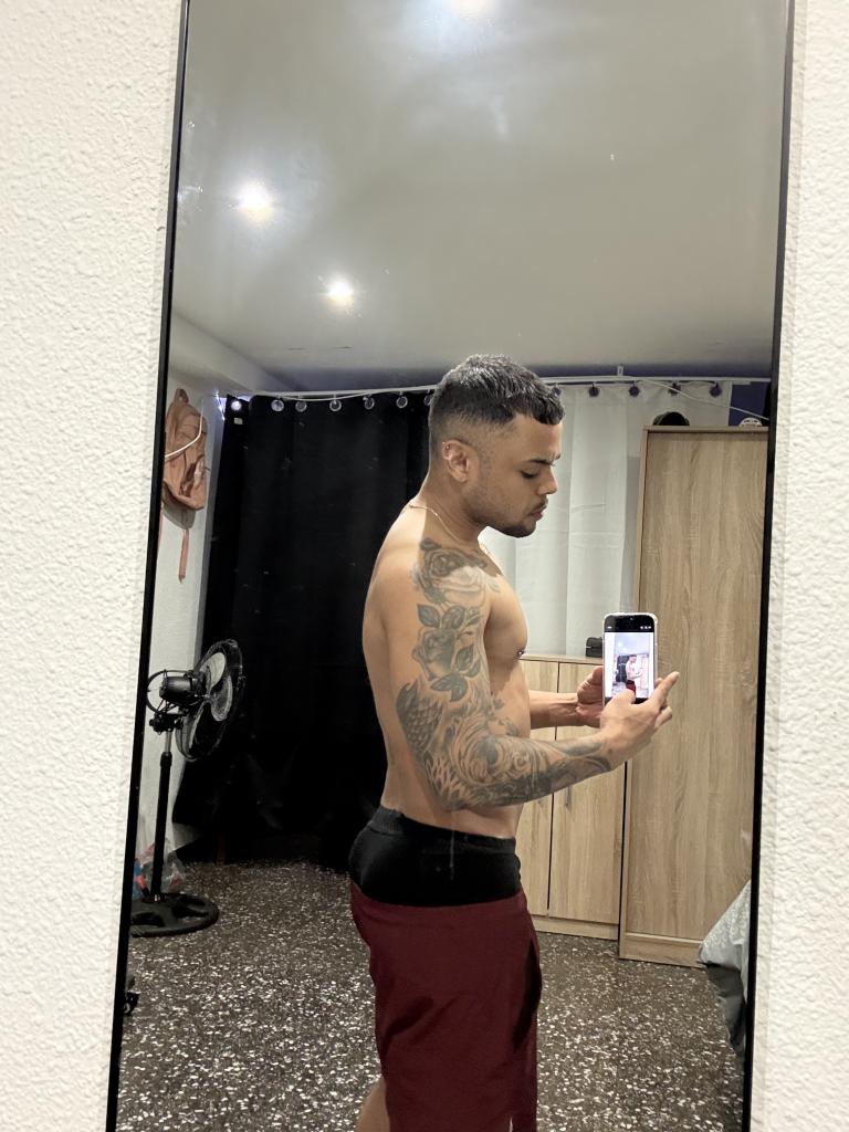 667100555: Chico busca chica en Valencia