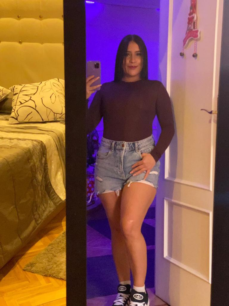 604374286: Chica busca chico en Madrid