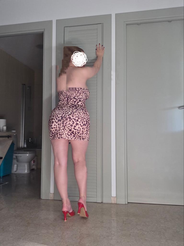 632915835: Chica busca chico en Sevilla