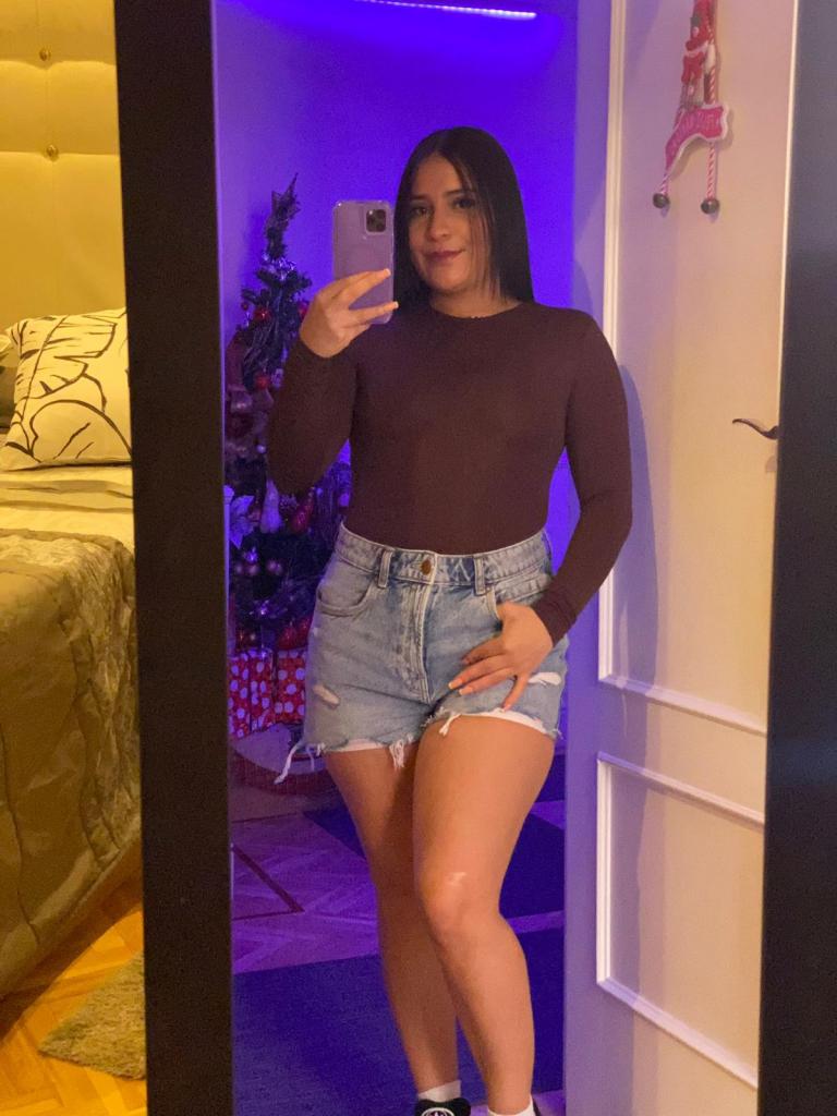 604374286: Chica busca chico en Madrid